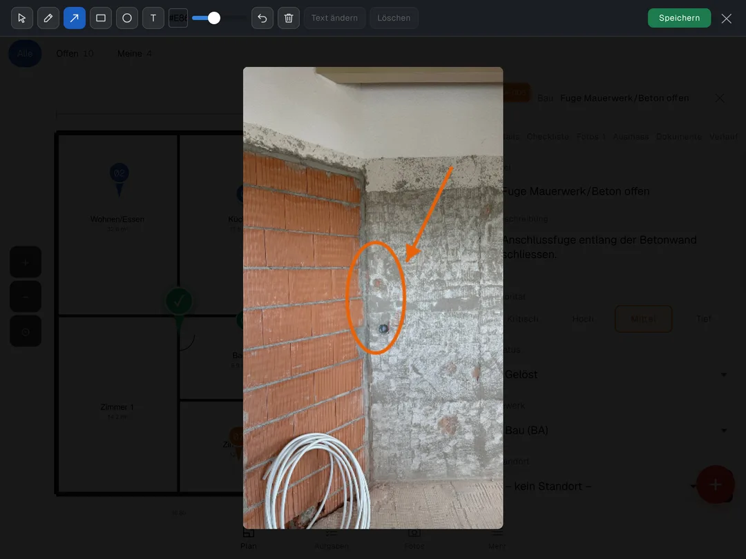 Foto einer Baustelle in der Zeichnung mit Werkzeugleiste: Auswählen, Stift, Pfeil, Rechteck, Kreis und Text